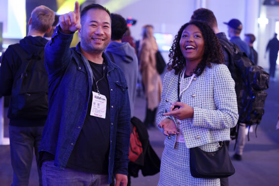 LEaT con 2022 - Duc Nguyen (LEaT con) und Asha McGhee (Panasonic)